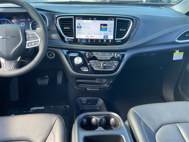 New 2026 Chrysler Pacifica Select image 12