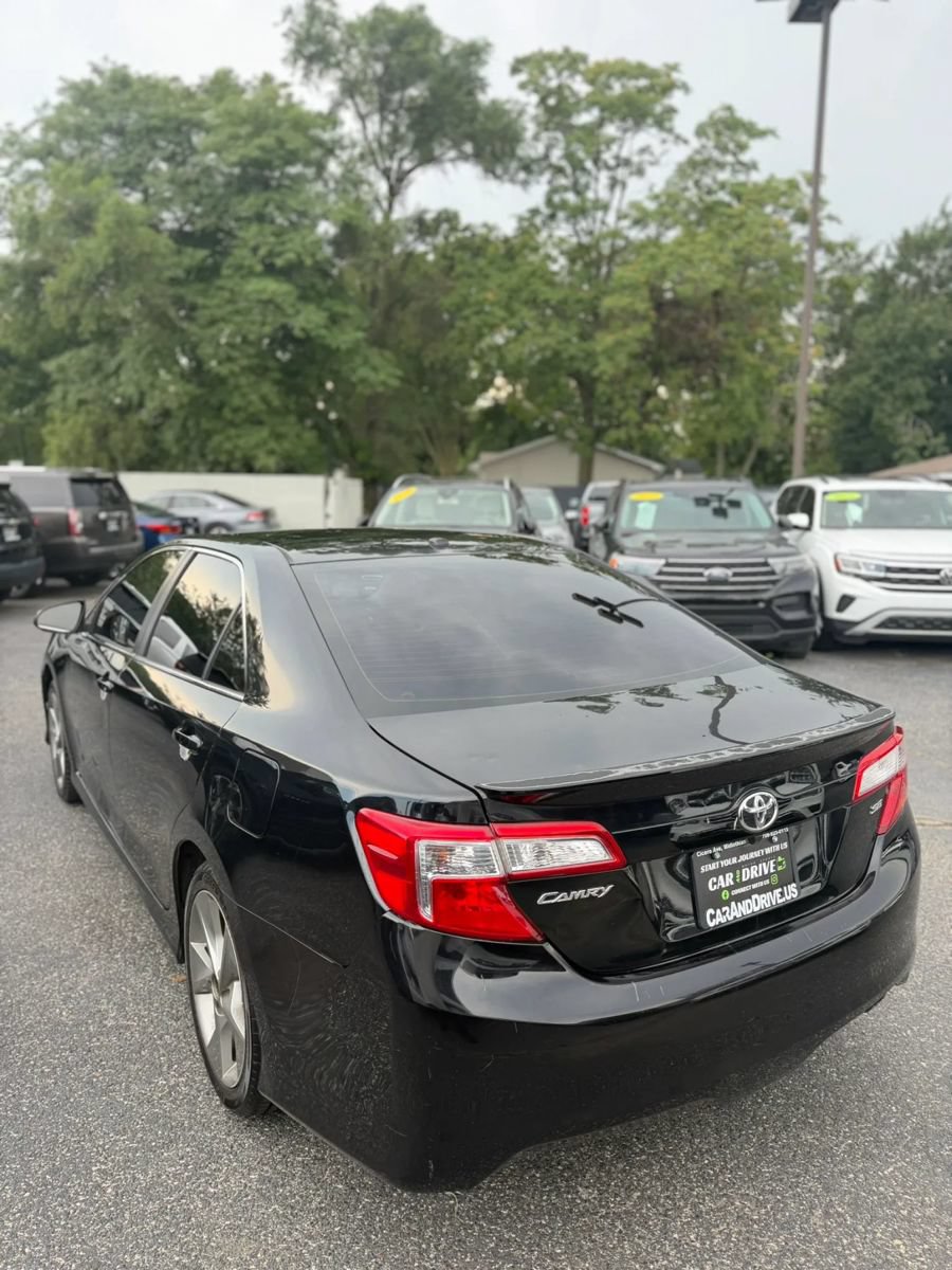Used 2012 Toyota Camry SE FWD image 3