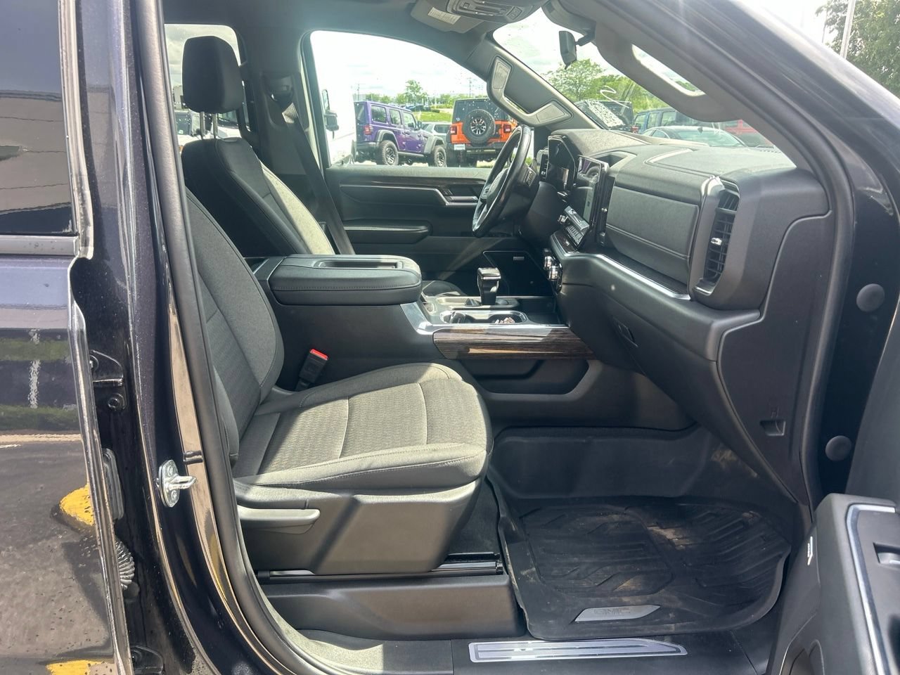 Used 2022 GMC Sierra 1500 Elevation w/ Preferred Package AWD/4WD image 16