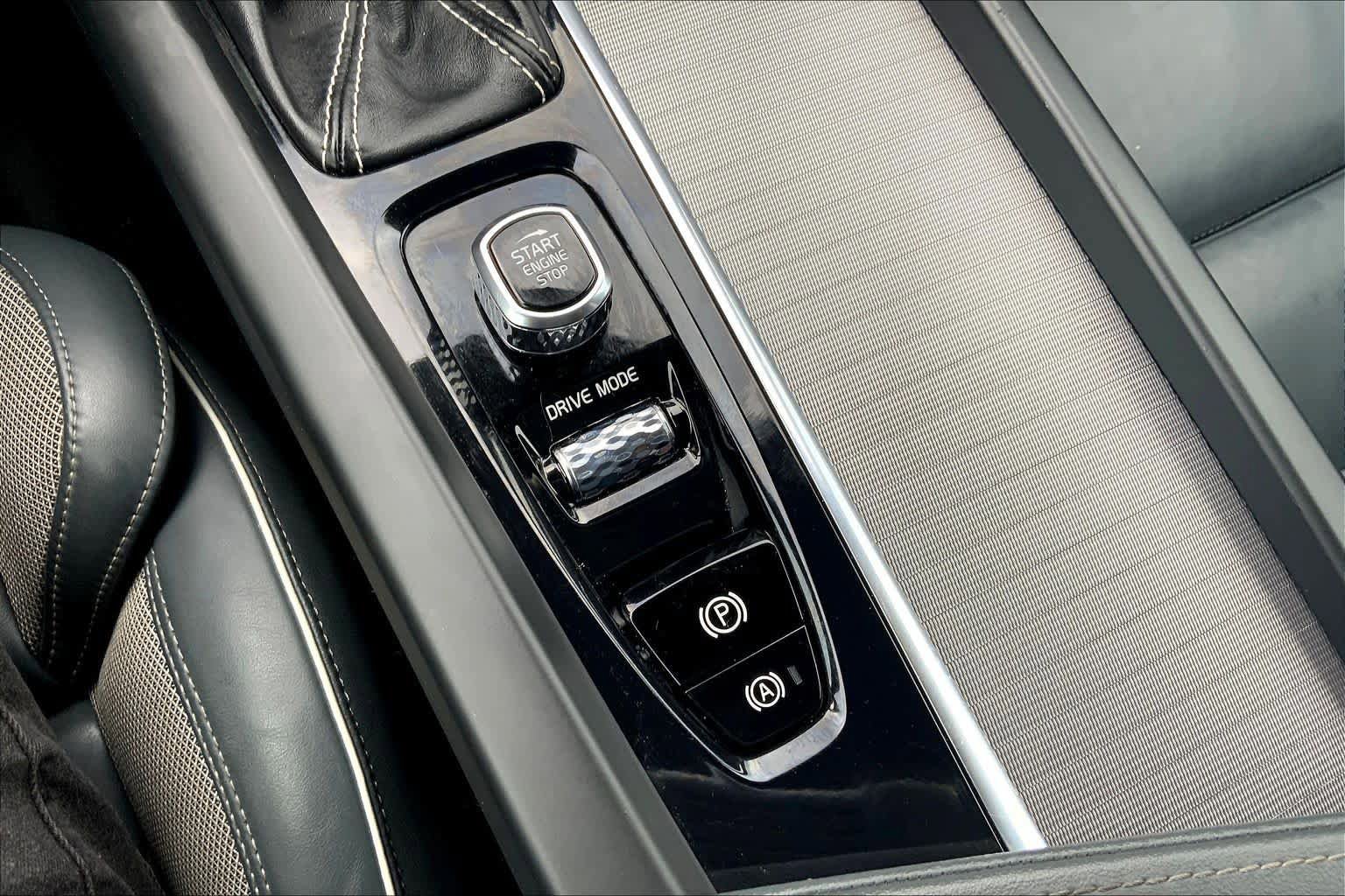 Used 2021 Volvo XC60 T5 R-Design w/ Advanced Package FWD image 35