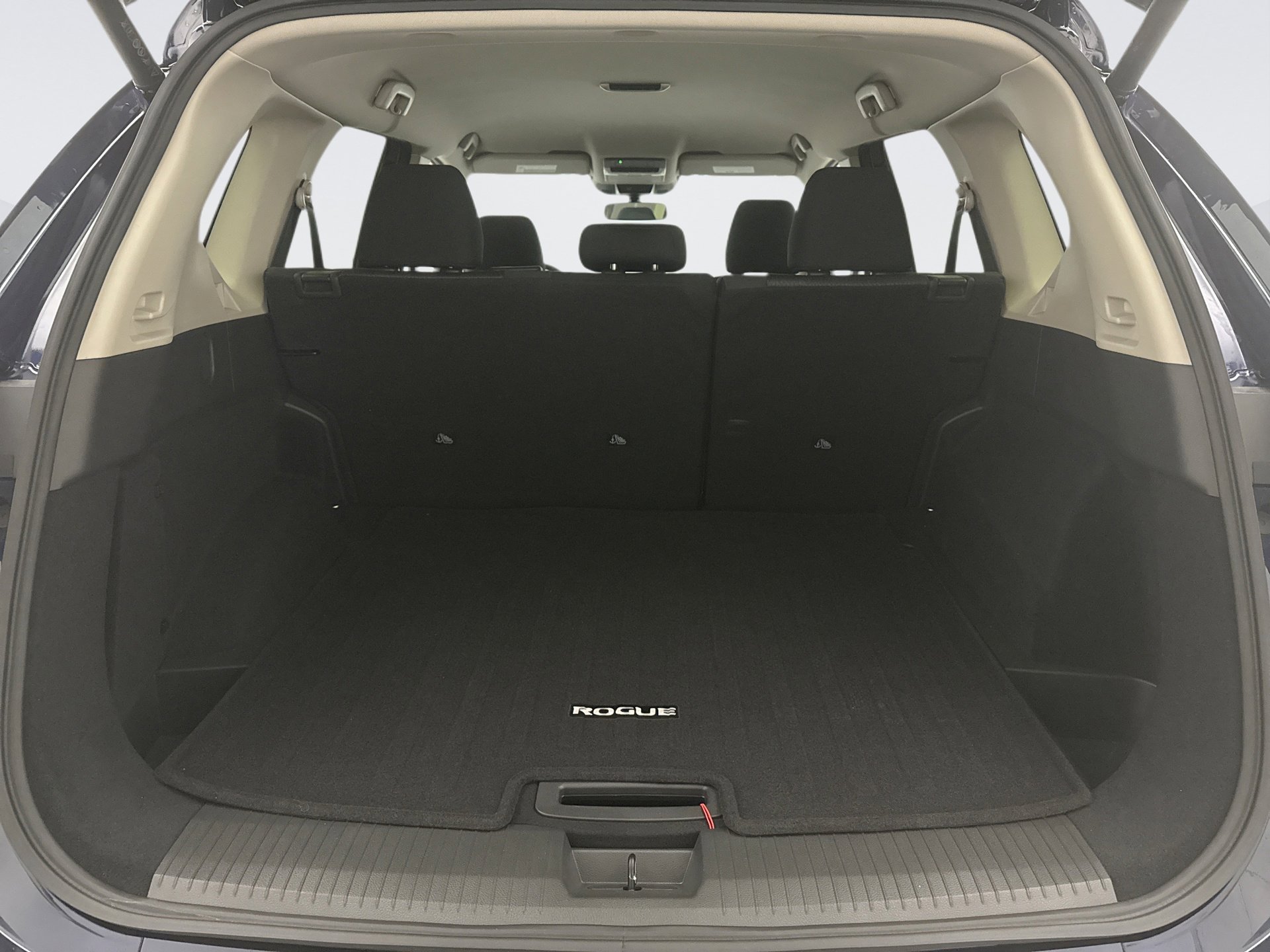 Used 2025 Nissan Rogue SV image 19