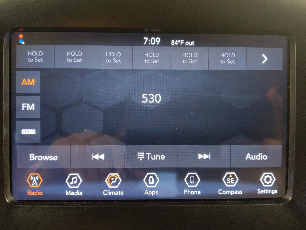 Used 2019 Jeep Cherokee Latitude w/ Popular Appearance Group FWD image 25