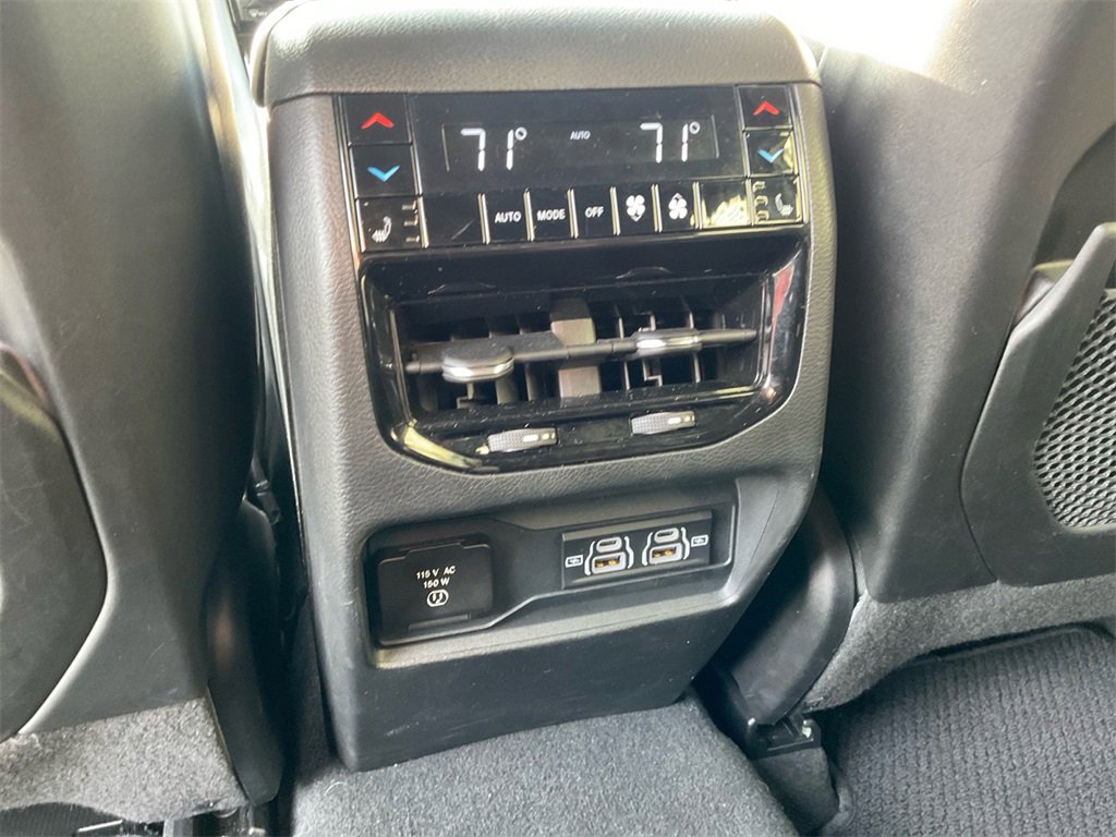 Used 2025 Jeep Grand Cherokee Summit image 24