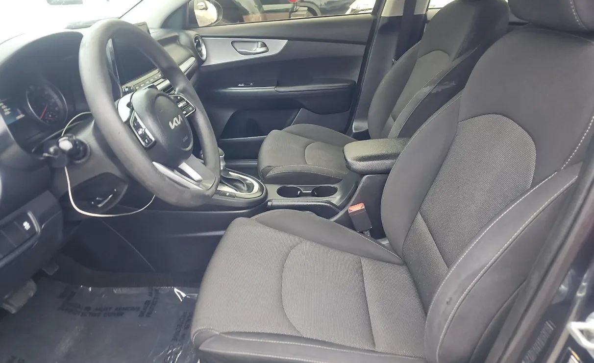 Used 2022 Kia Forte Sedan FWD image 5