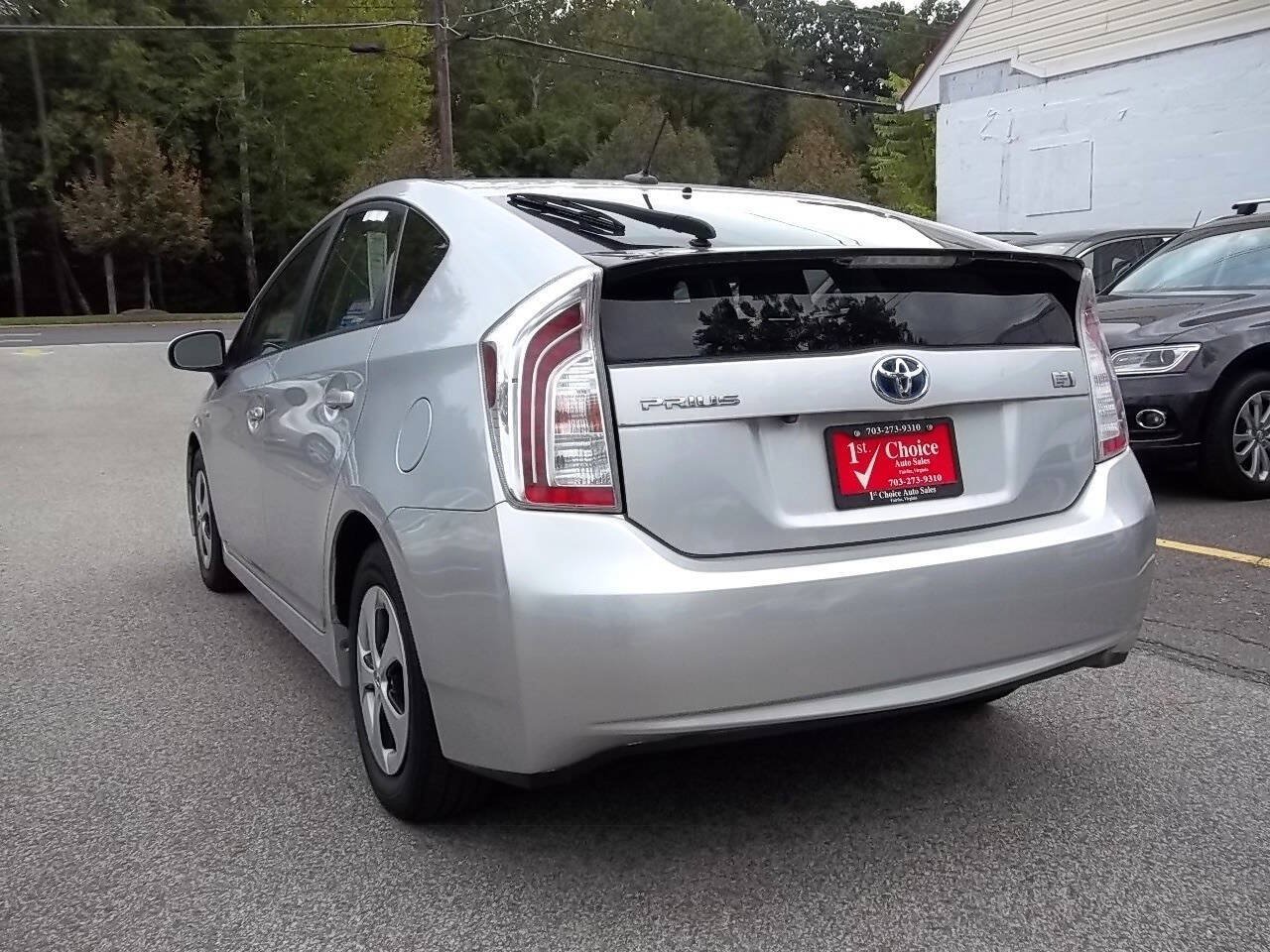 Used 2014 Toyota Prius Three w/ Solar Roof Package FWD image 2