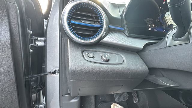 Used 2024 Chevrolet Trax LT image 13