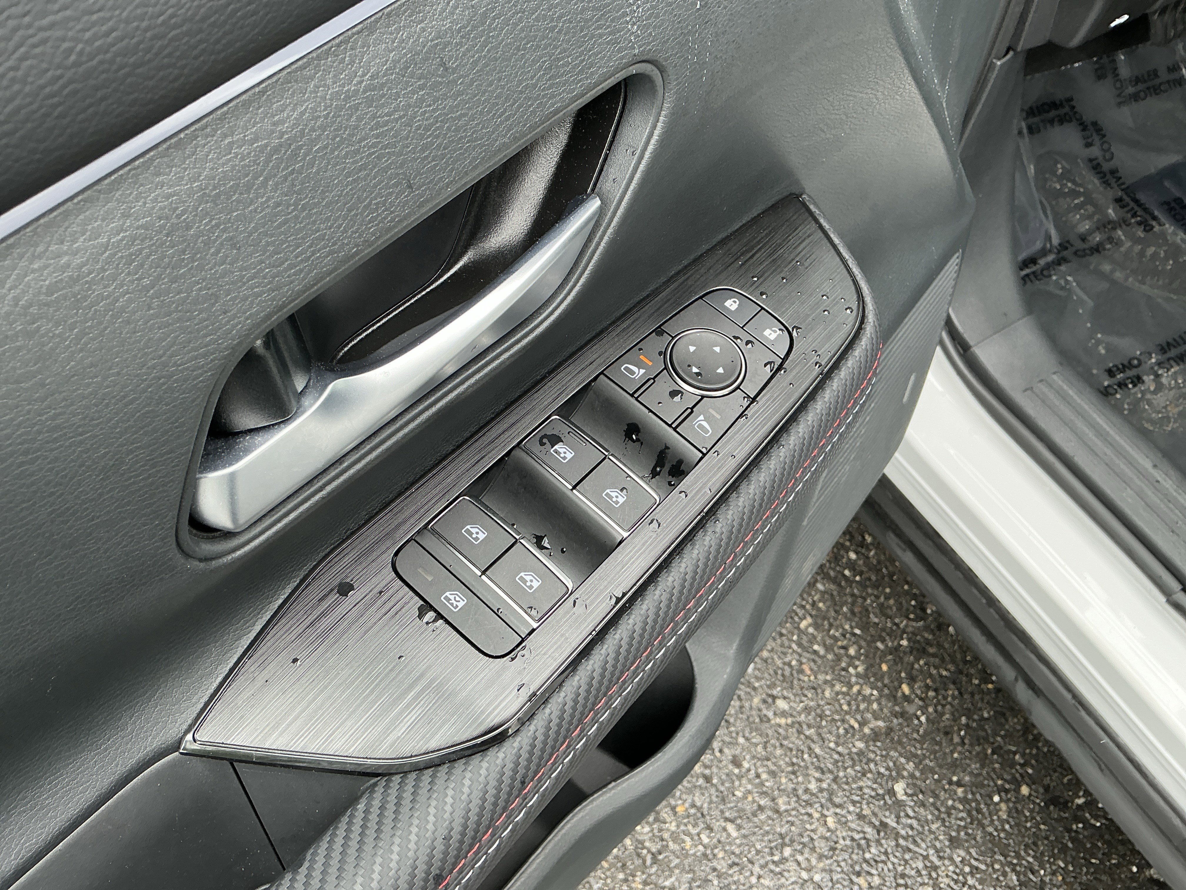Used 2025 Nissan Kicks SR AWD/4WD image 19
