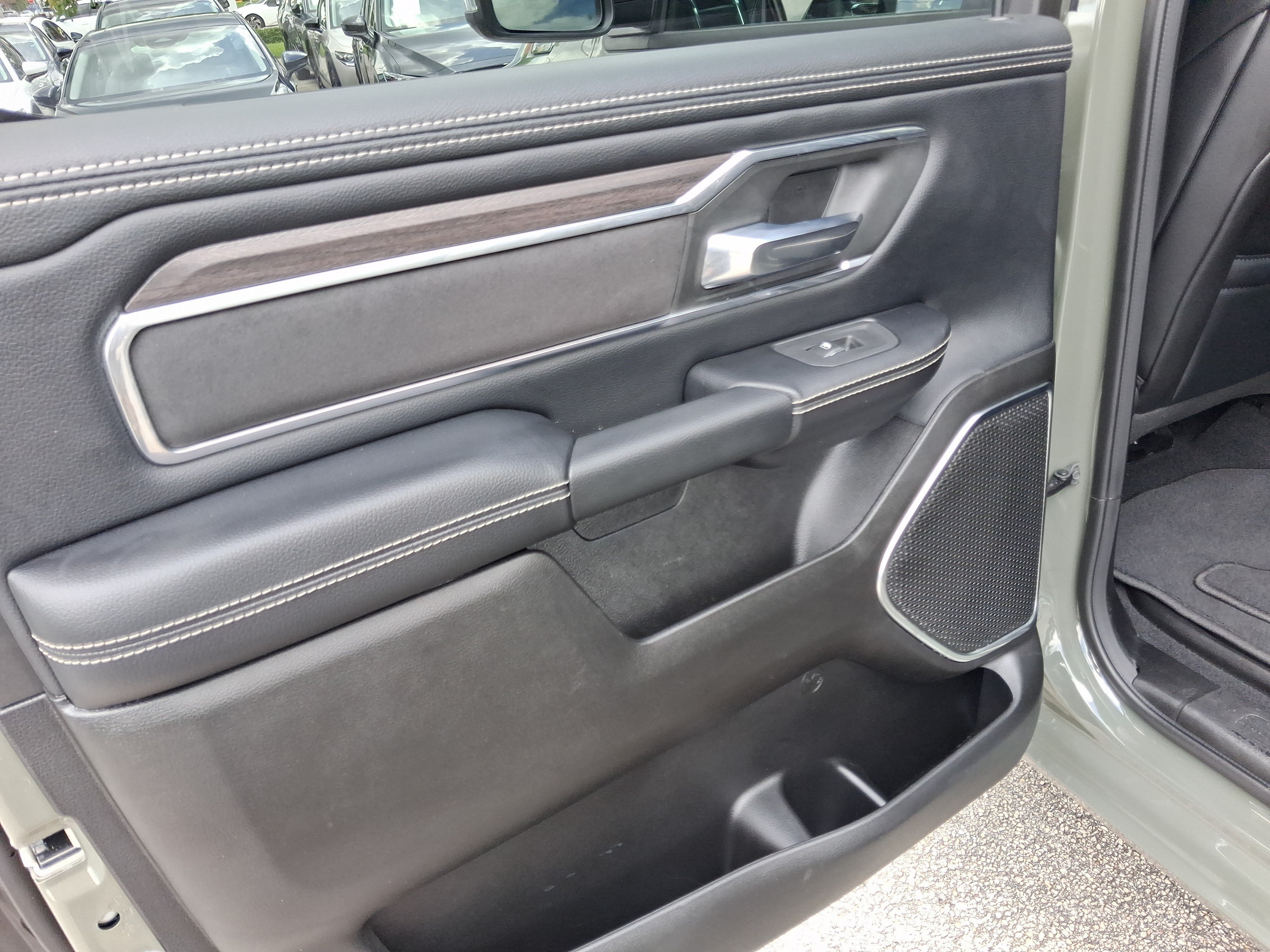 Used 2026 RAM 1500 Laramie AWD/4WD image 9