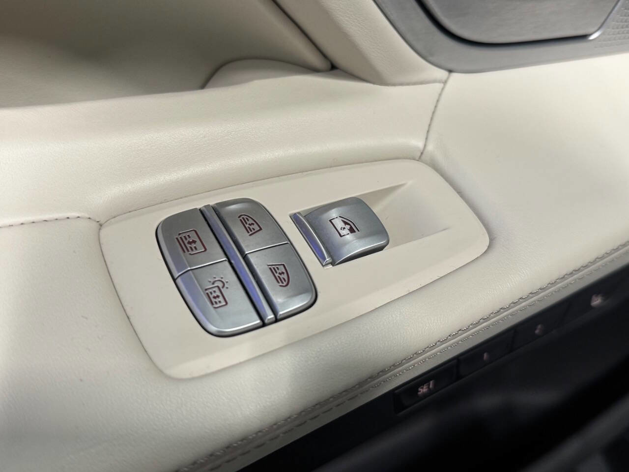 Used 2019 BMW M760i xDrive w/ Luxury Rear Seating Package image 22