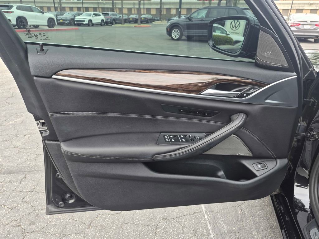 Used 2021 BMW 540i xDrive w/ Executive Package image 19