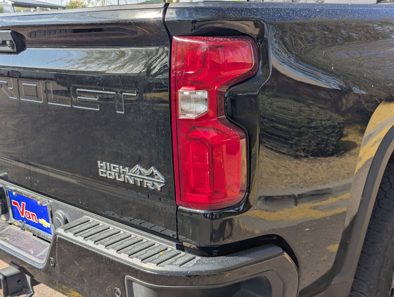 Used 2024 Chevrolet Silverado 2500 High Country w/ High Country Premium Package image 8