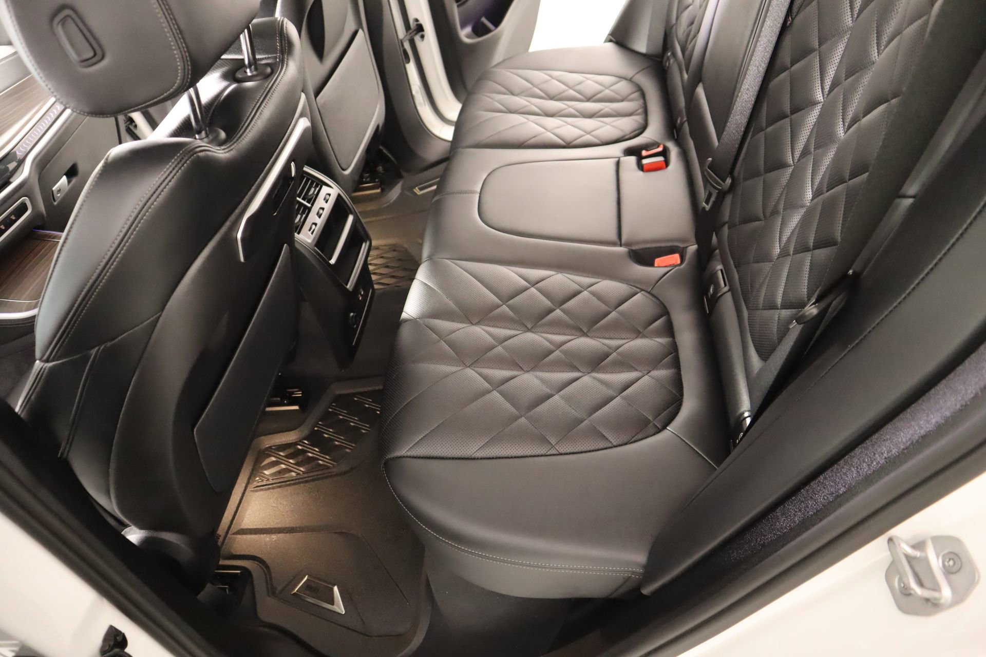 Used 2026 BMW X5 xDrive50e w/ M Sport Package image 13