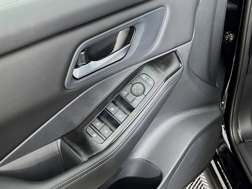New 2026 Nissan Rogue SV AWD/4WD image 15