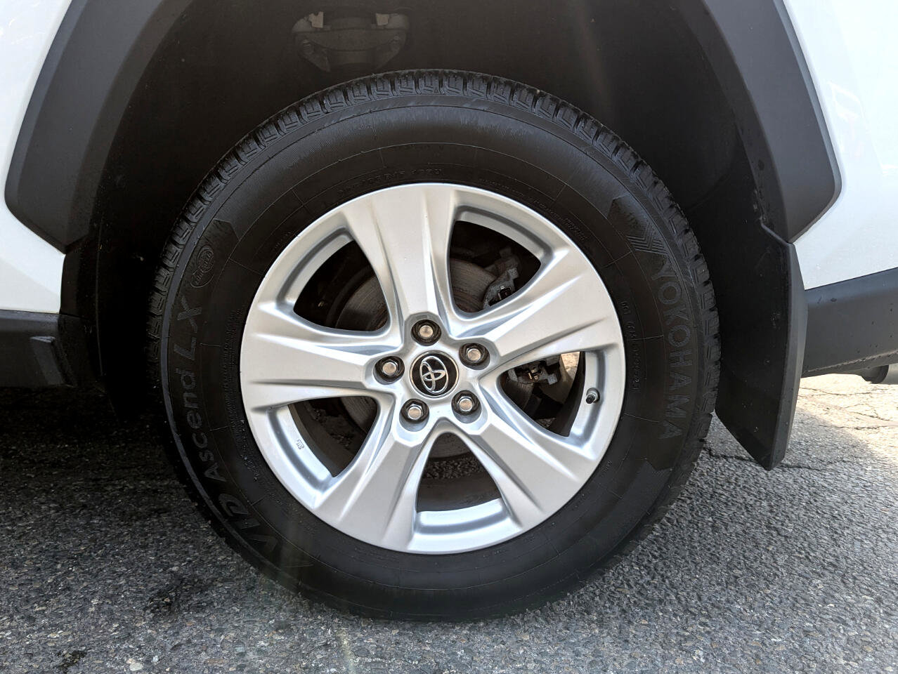 Used 2019 Toyota RAV4 XLE w/ Convenience Package image 56