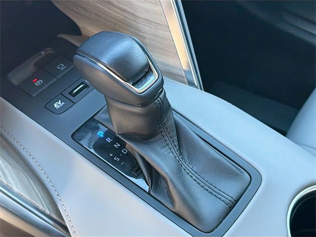 Used 2022 Toyota Venza XLE image 27