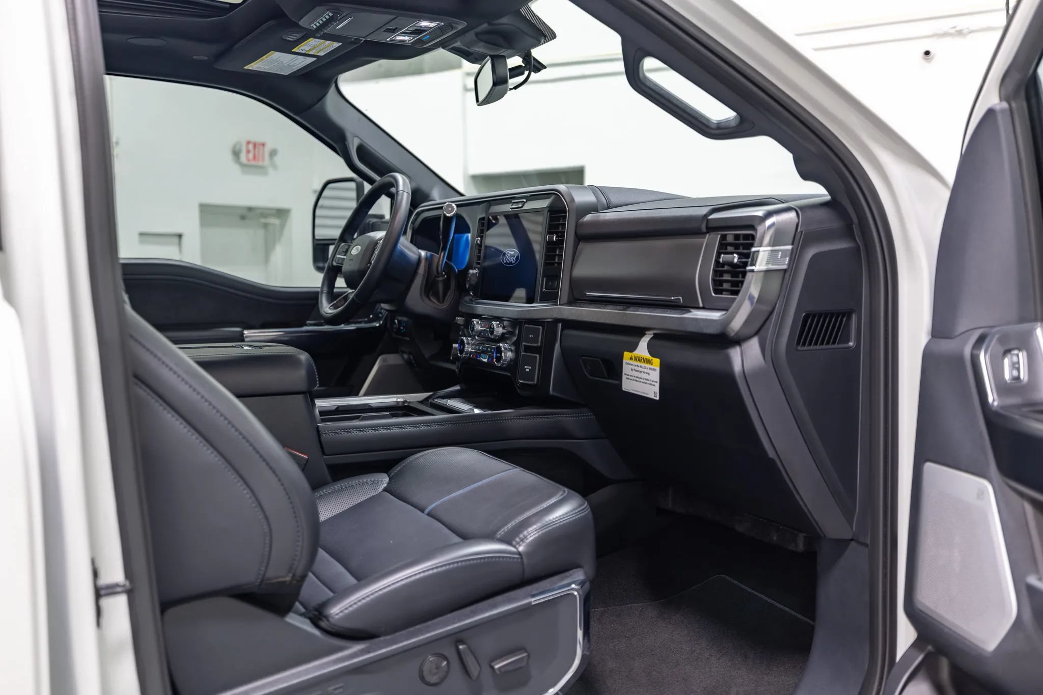 Used 2025 Ford F250 Platinum AWD/4WD image 36