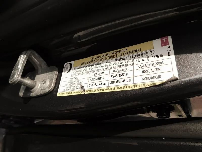 Used 2015 Tesla Model S 60 image 32