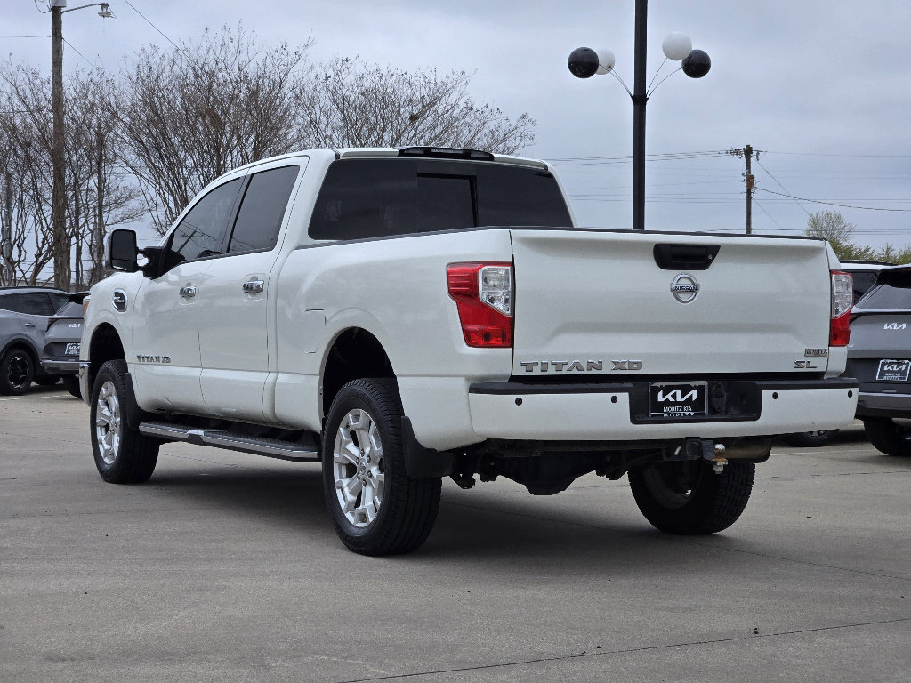 Used 2017 Nissan Titan SL image 3