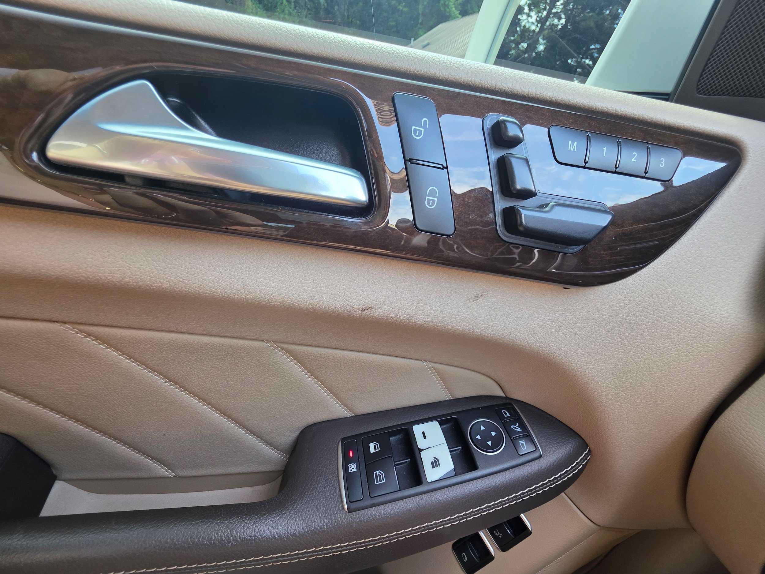 Used 2016 Mercedes-Benz GL 450 4MATIC image 19