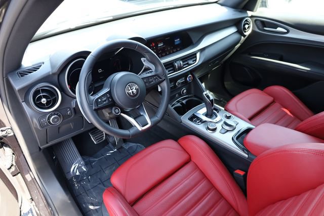 Used 2024 Alfa Romeo Stelvio Veloce image 10