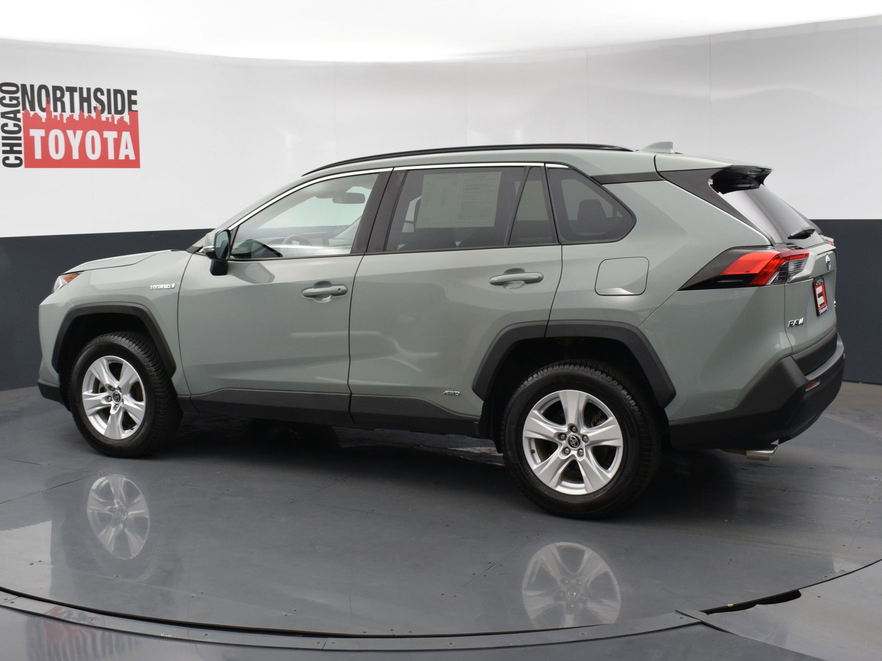Used 2021 Toyota RAV4 XLE image 2