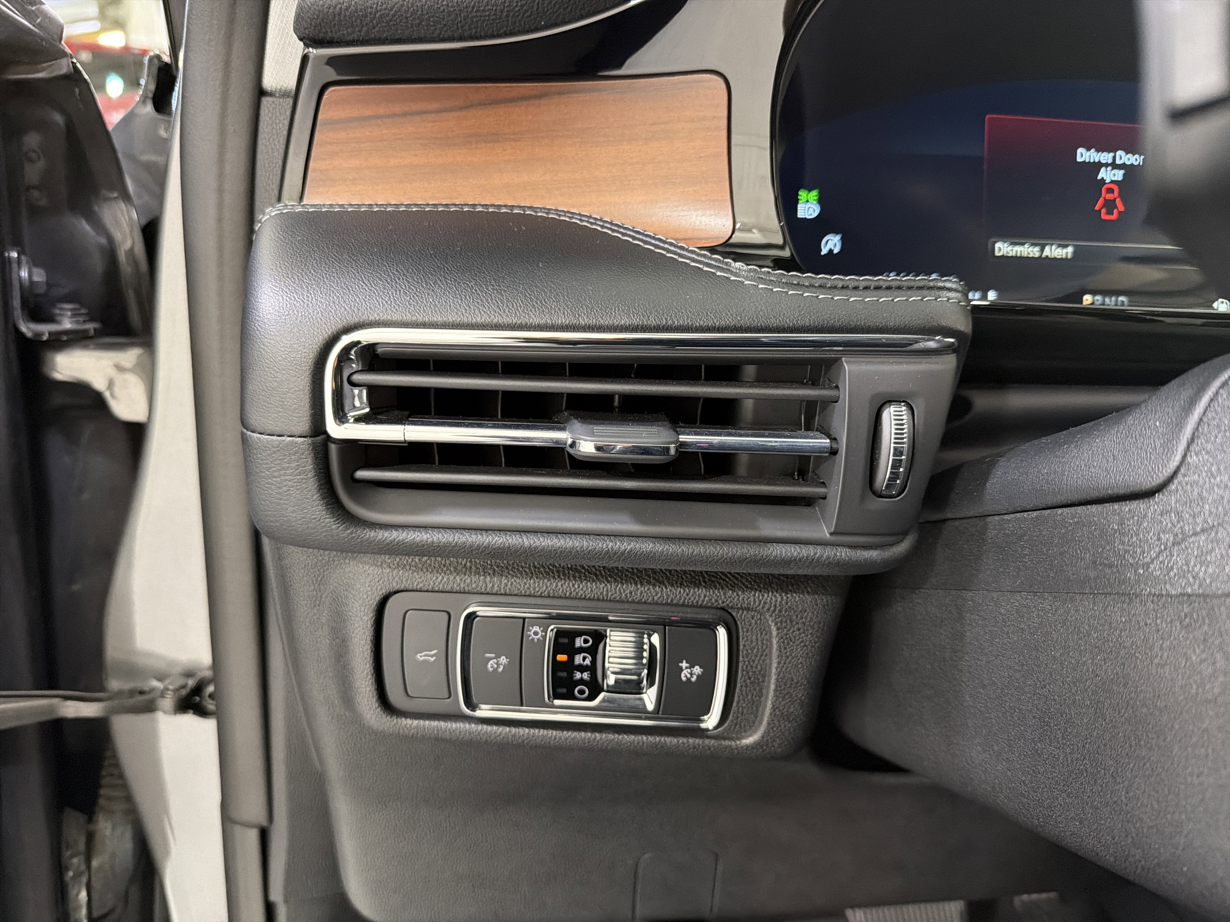 Used 2022 Lincoln Corsair Reserve w/ Luxury Package image 20