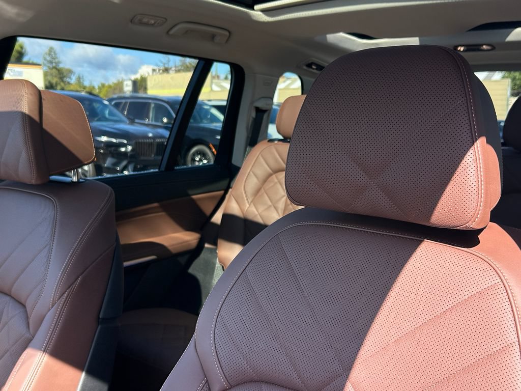 Used 2024 BMW X7 xDrive40i w/ Executive Package AWD/4WD image 14