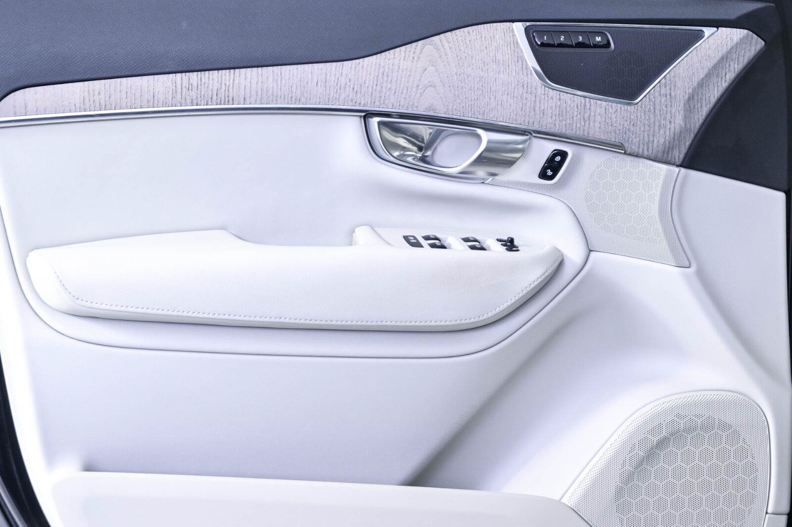 Certified 2023 Volvo XC90 B6 Plus AWD/4WD image 6