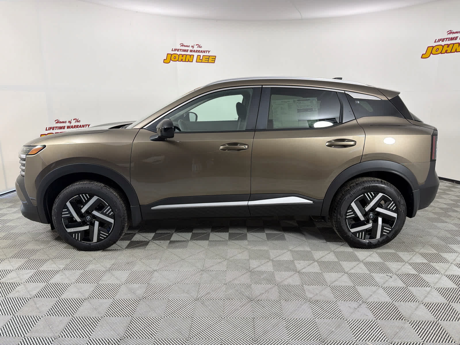 New 2026 Nissan Kicks SV w/ SV Premium Package FWD image 2
