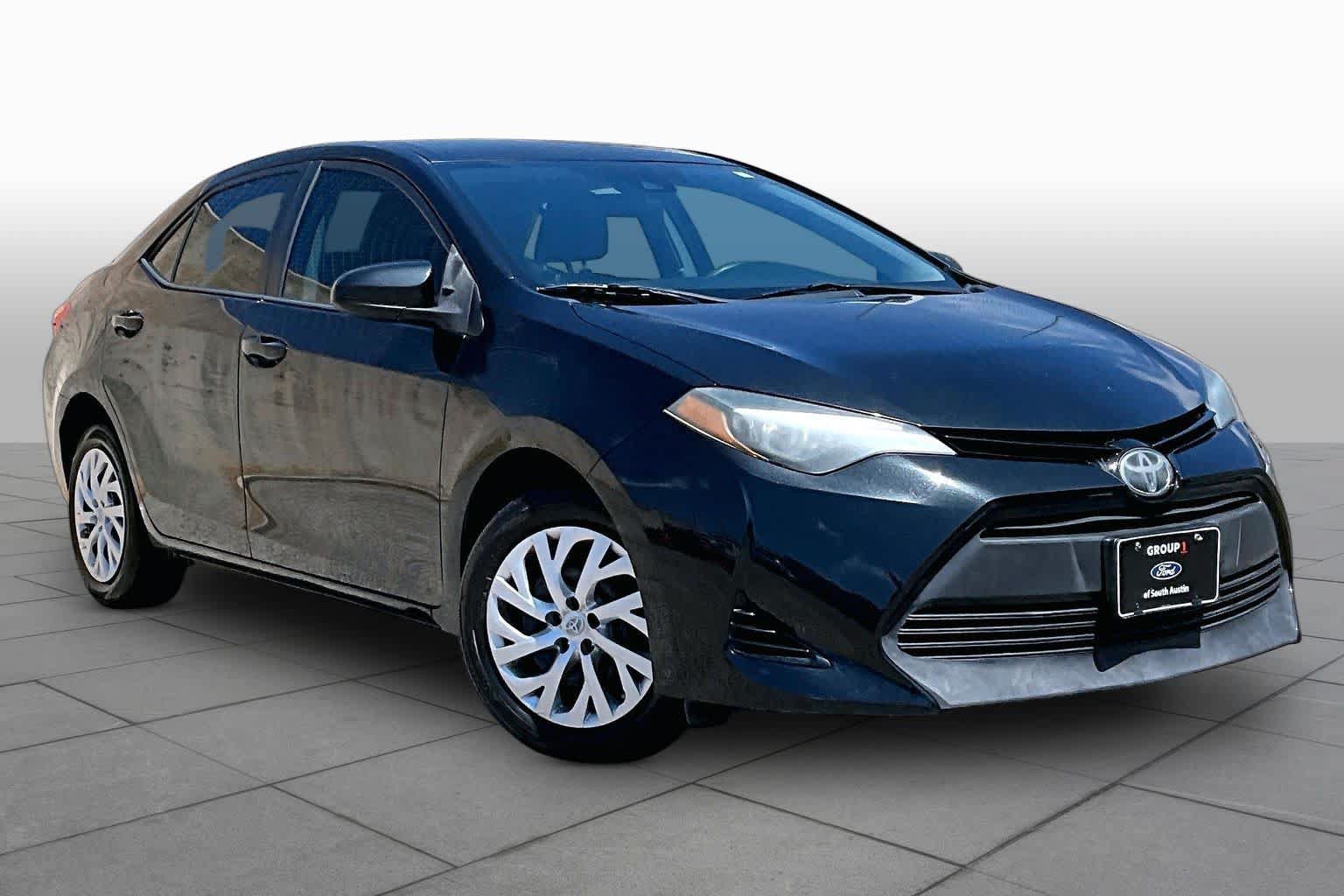 Used 2018 Toyota Corolla LE FWD image 3