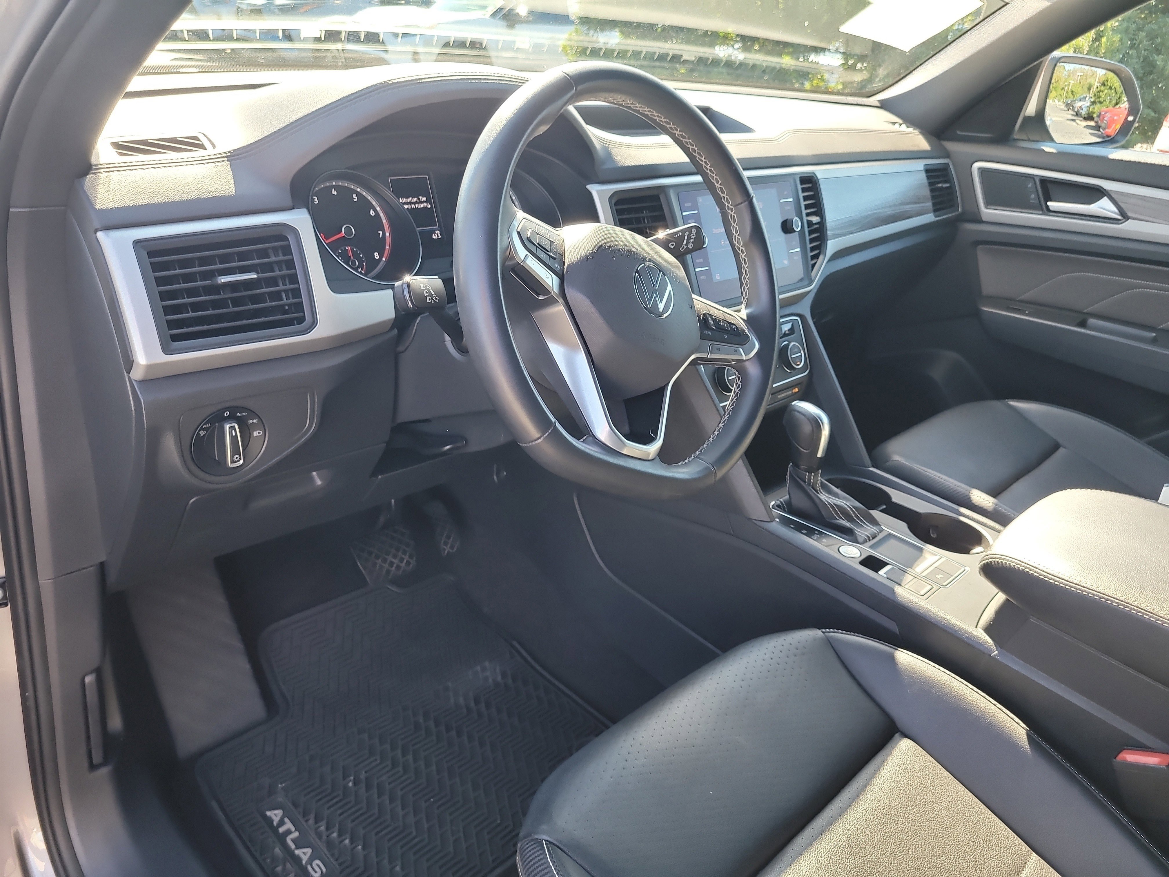 Used 2021 Volkswagen Atlas Cross Sport SE image 21