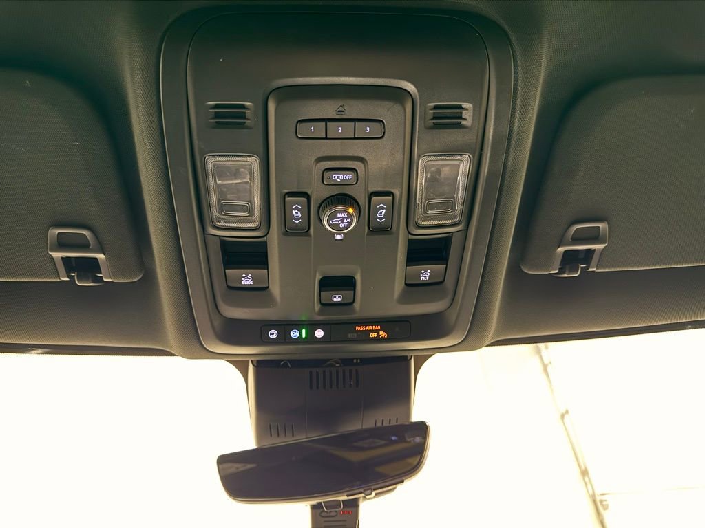 Used 2023 Chevrolet Suburban High Country image 23