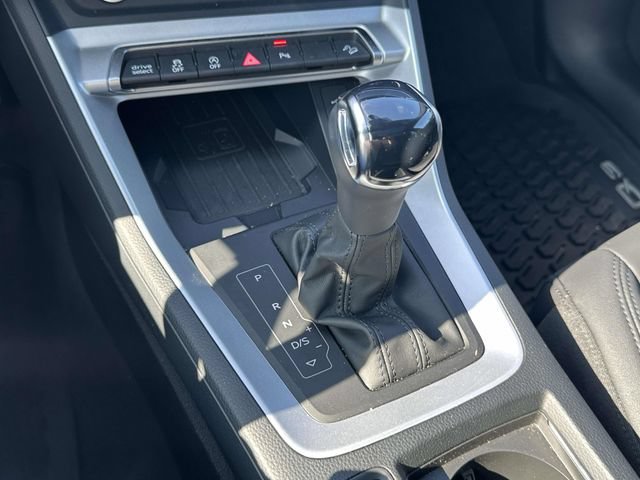 Certified 2025 Audi Q3 2.0T Premium w/ Convenience Plus Package AWD/4WD image 32