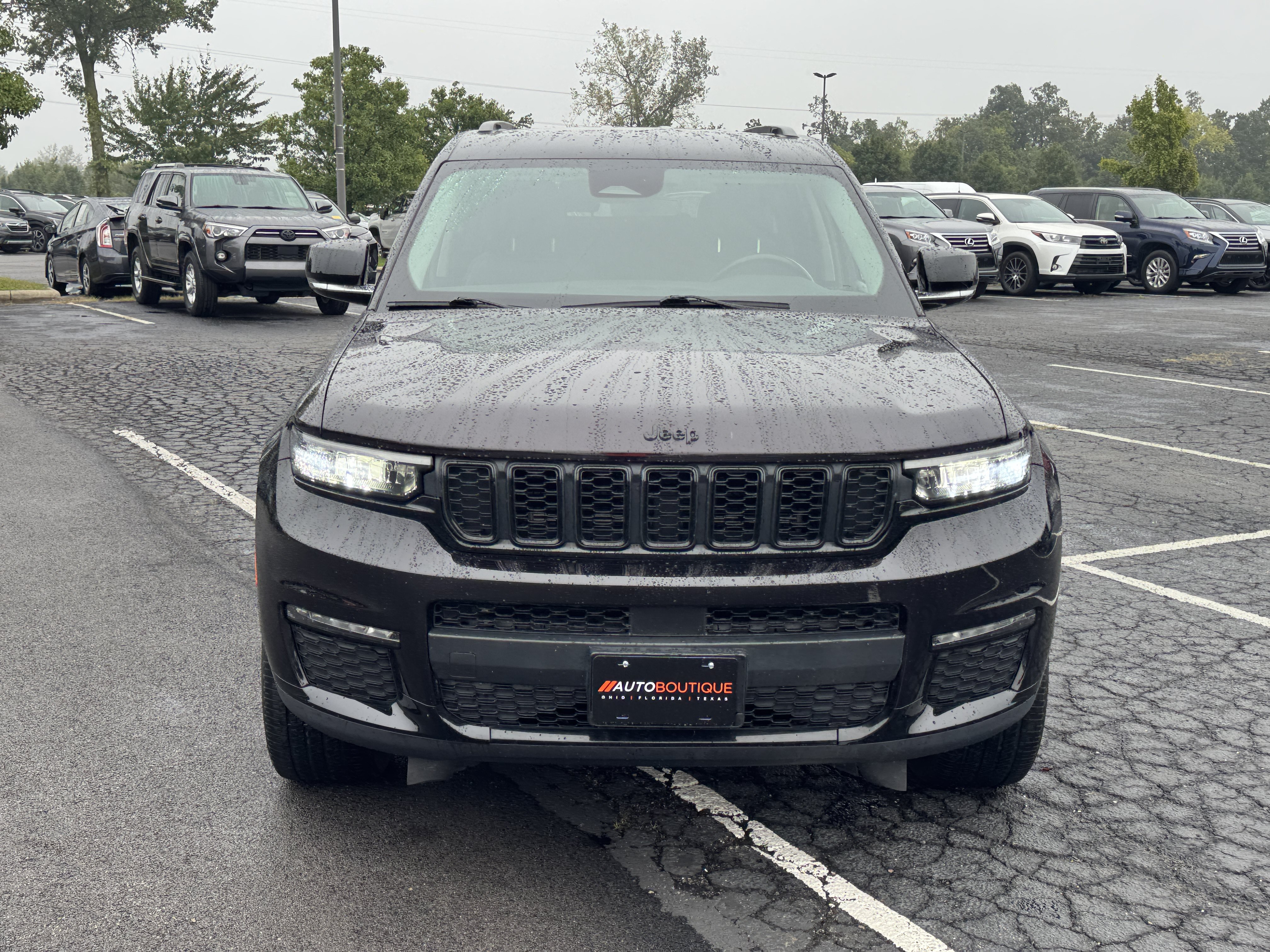 Used 2022 Jeep Grand Cherokee L Limited w/ Black Appearance Package AWD/4WD image 5