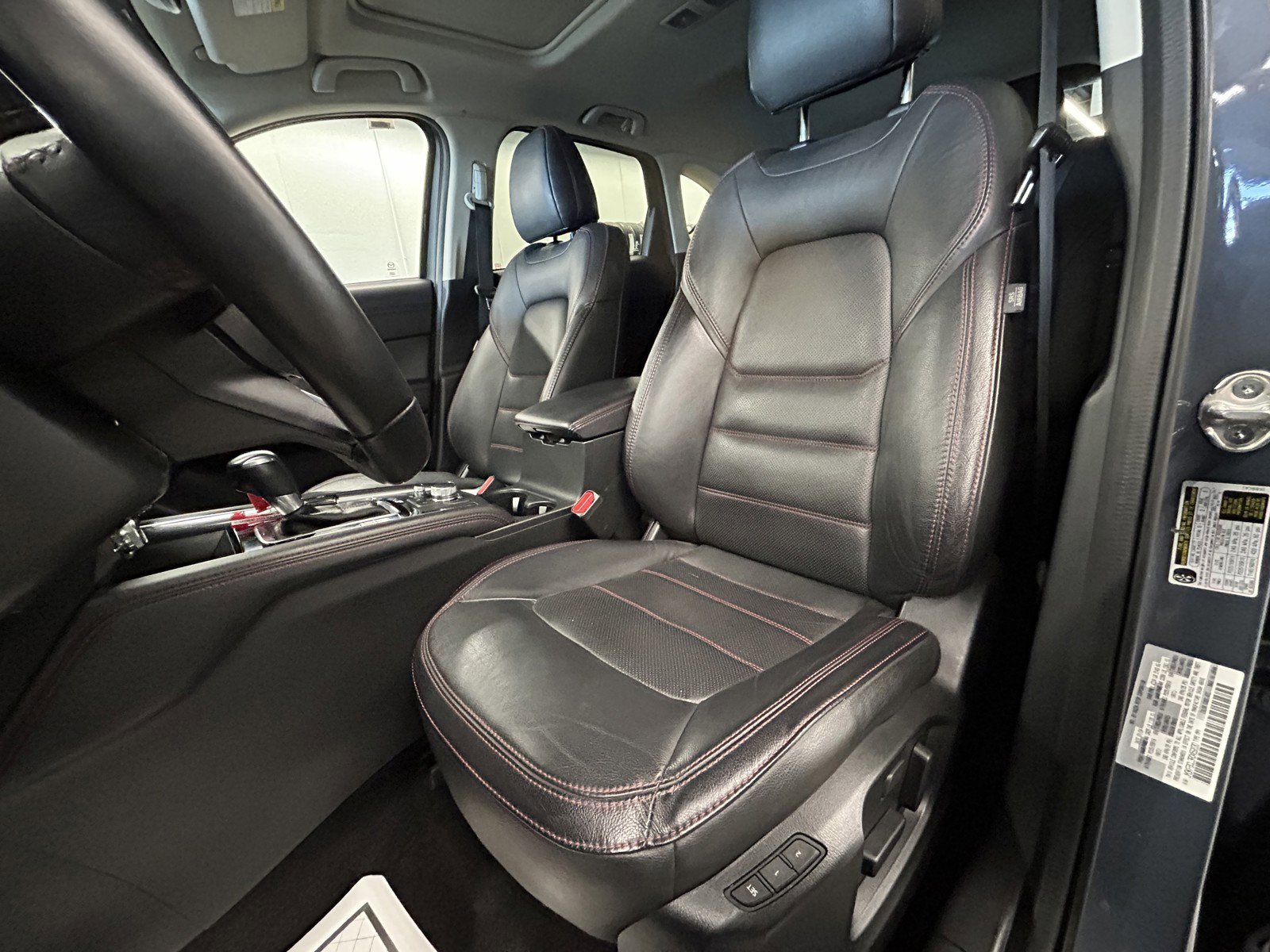 Used 2024 MAZDA CX-5 Carbon Edition image 12