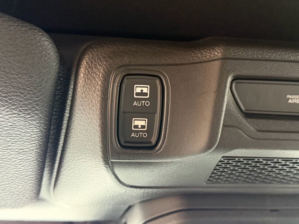 Certified 2025 Jeep Wrangler Unlimited Sahara w/ Safety Group image 34