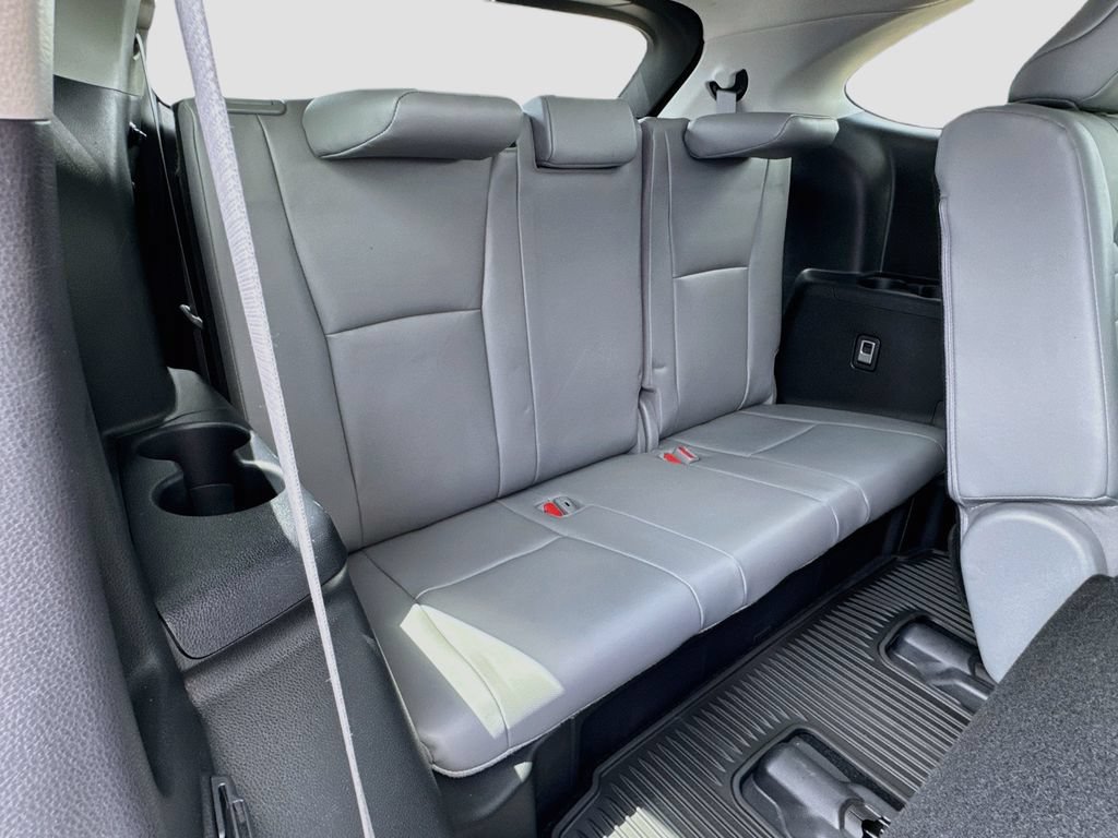 Used 2021 Toyota Highlander XLE AWD/4WD image 27
