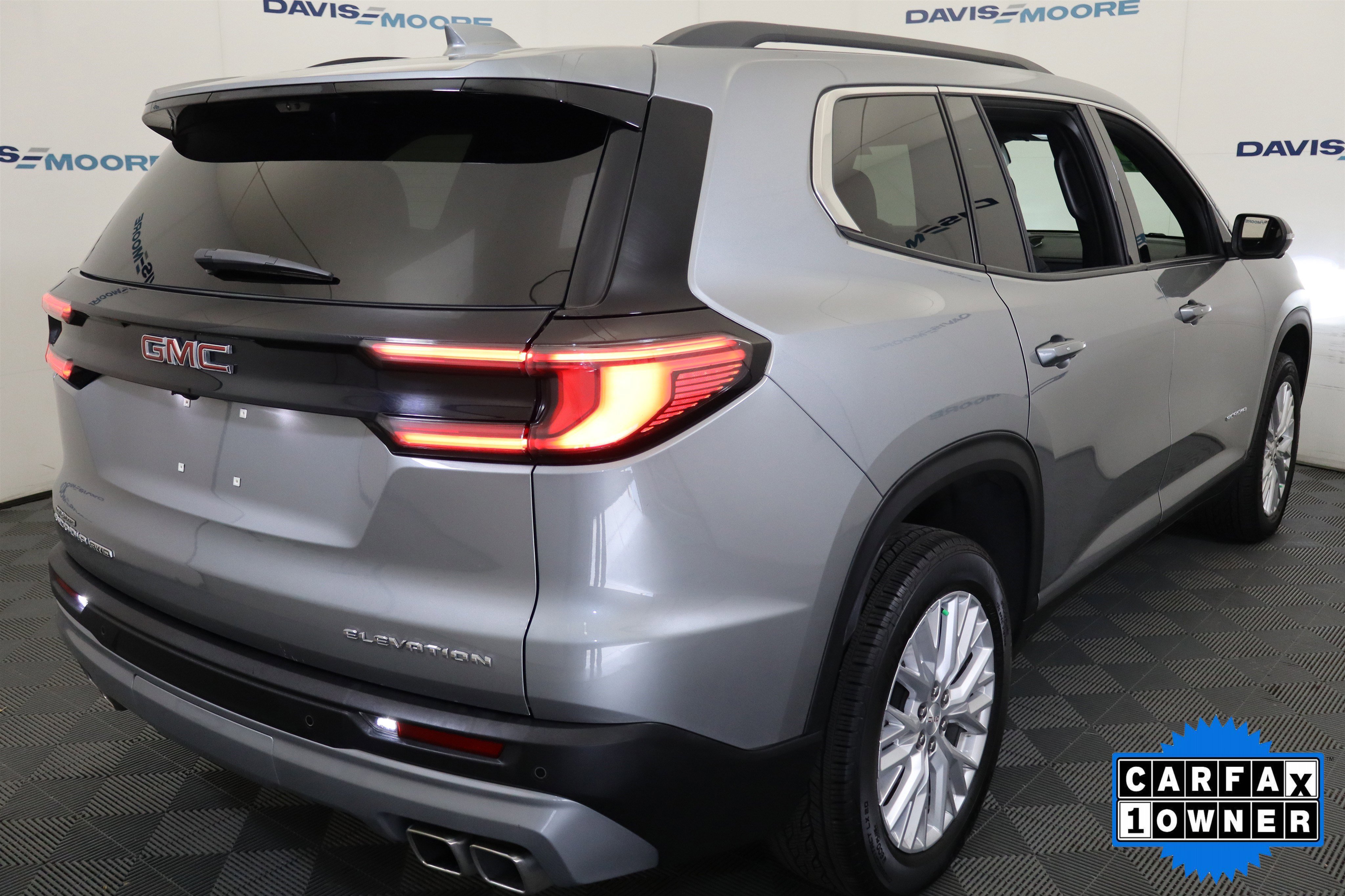 Used 2026 GMC Acadia Elevation w/ Elevation Premium Package AWD/4WD image 6