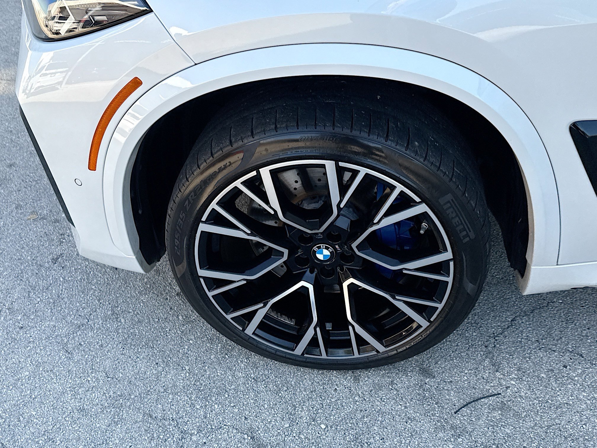 Used 2024 BMW X5 M Competition w/ Executive Package image 37