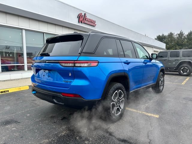 Used 2022 Jeep Grand Cherokee Trailhawk w/ Luxury Tech Group III AWD/4WD image 7