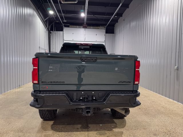 Used 2025 Chevrolet Silverado 2500 ZR2 w/ Technology Package AWD/4WD image 4