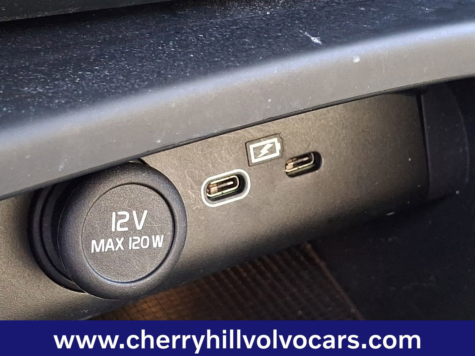 Certified 2023 Volvo XC40 B5 Core w/ Climate Package image 27