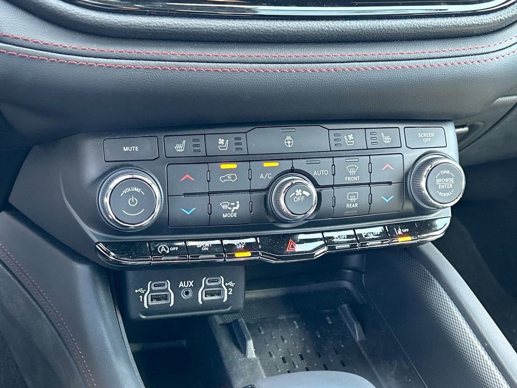 Used 2025 Dodge Durango GT image 29