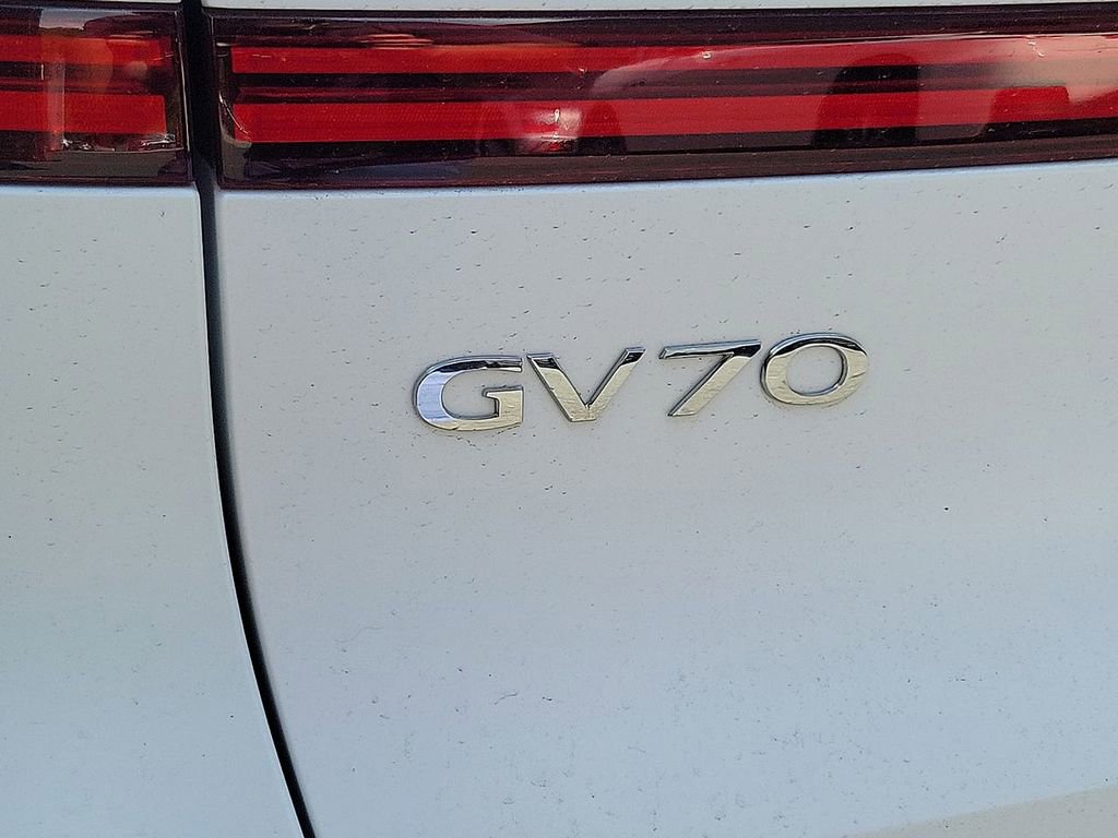 Used 2024 Genesis GV70 3.5T Sport w/ Sport Prestige Package AWD/4WD image 18