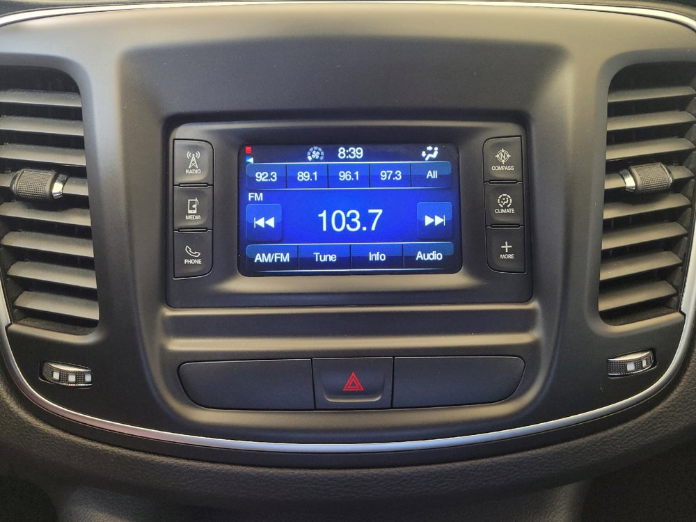 Used 2015 Chrysler 200 Limited FWD image 25
