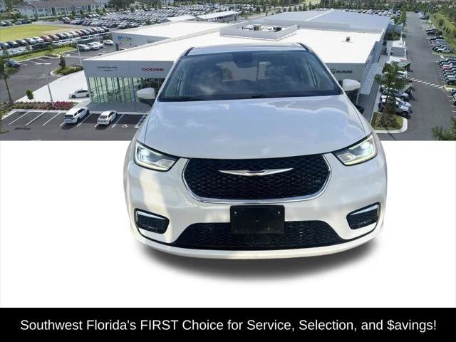 Certified 2023 Chrysler Pacifica Touring-L FWD image 2