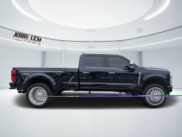 Used 2024 Ford F350 Platinum w/ FX4 Off-Road Package AWD/4WD image 2