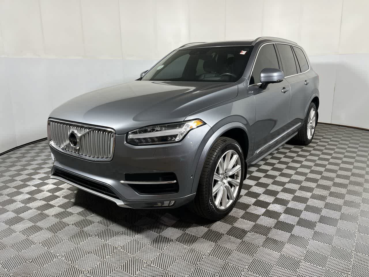Used 2016 Volvo XC90 T6 Inscription w/ Protection Package Plus AWD/4WD image 4