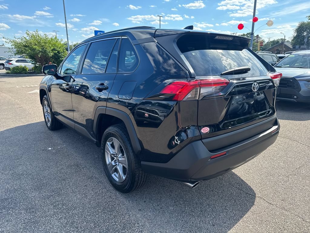 Used 2024 Toyota RAV4 XLE FWD image 5