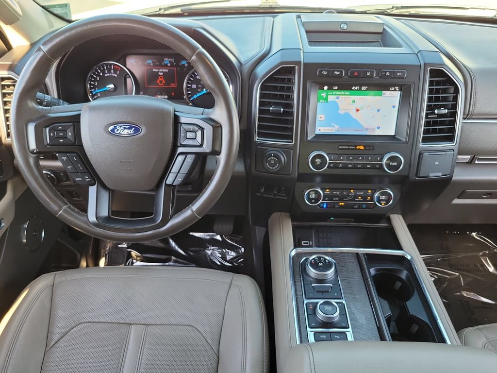 Used 2019 Ford Expedition Limited w/ Equipment Group 302A AWD/4WD image 4
